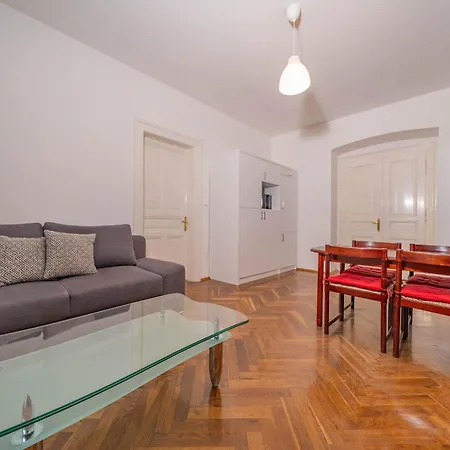 شقة 1 Bob's - 2 Bedrooms And Living براغ